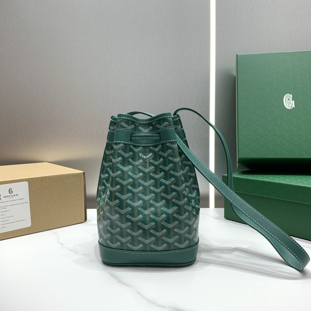 Petit Flot Bucket Bag In Green